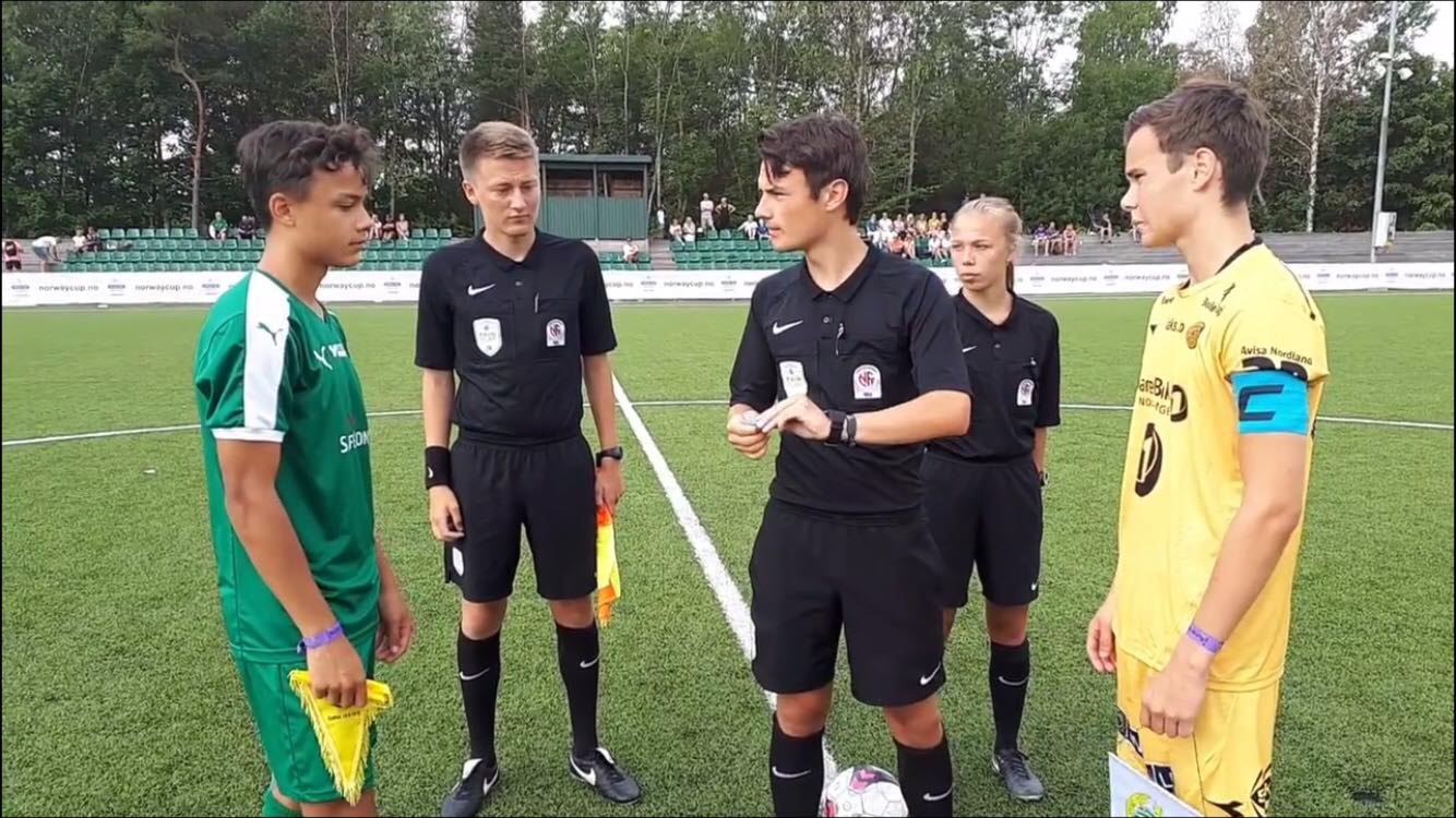 Driv-dommer Stian Jensen dømmer på TV2 04.08.18 kl. 11.30